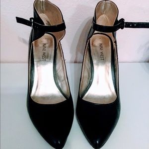 Women’s Nine West Black Heels Pumps Size 7.5